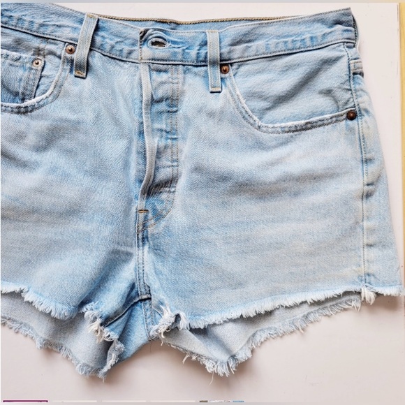 Levi’s Jean Shorts - Picture 3 of 6